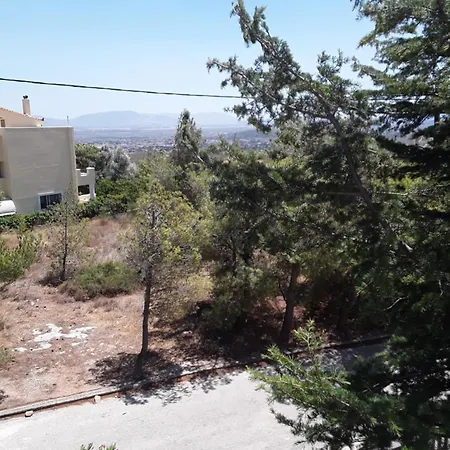 Zwischen Athen Und Flughafen In Den Bergen Holiday home *